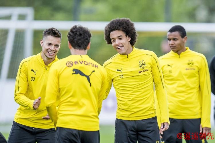 多特蒙德从周一开始两人一组训练