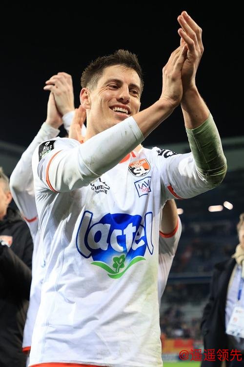 米兰体育曝法乙拉瓦勒官方宣布队内31岁后卫佩勒纳尔离队